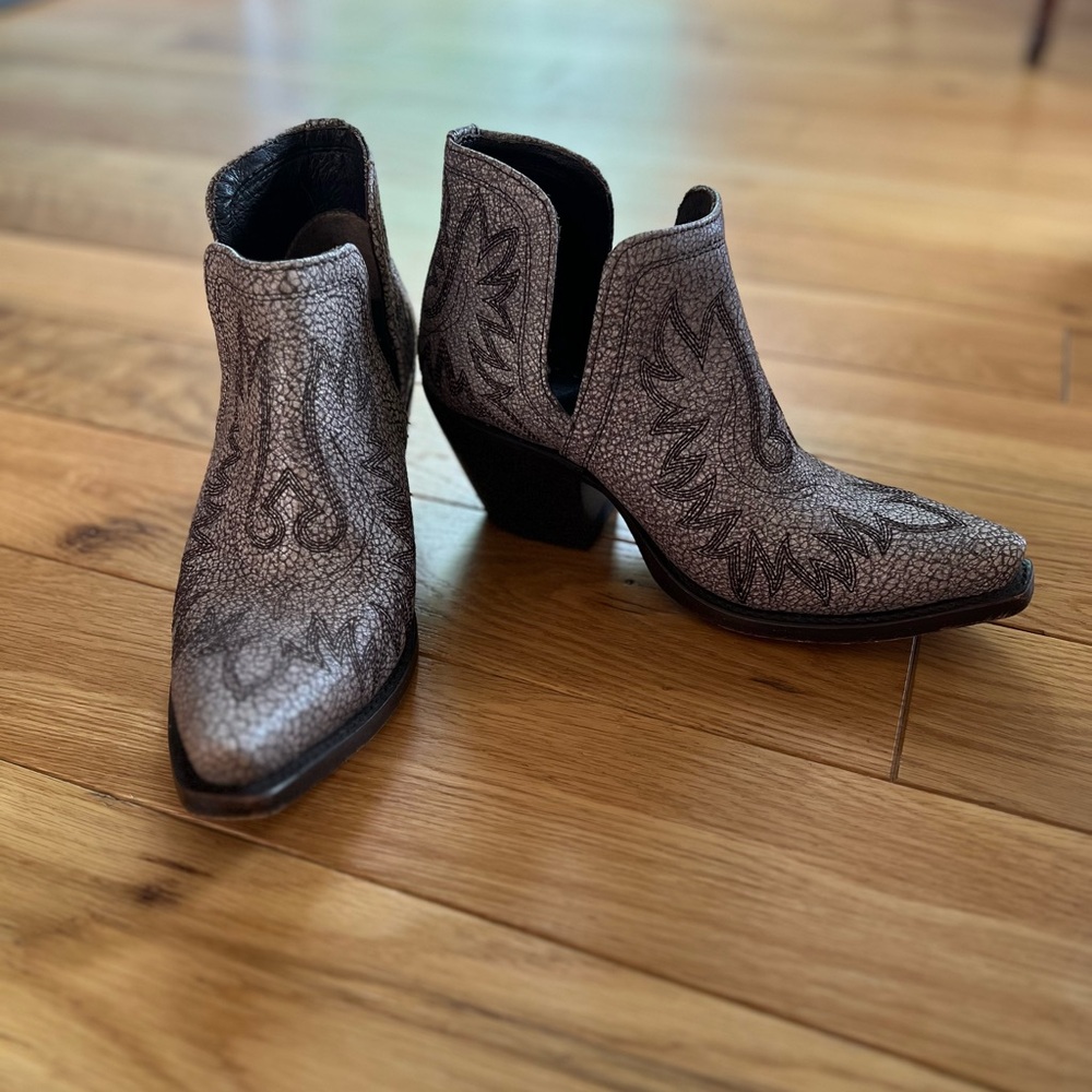 Ariat Dixon booties